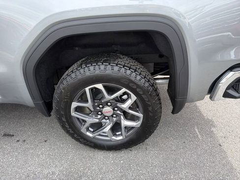 New 2026 GMC Sierra 1500 SLE w/ X31 Off-Road Package AWD/4WD image 10