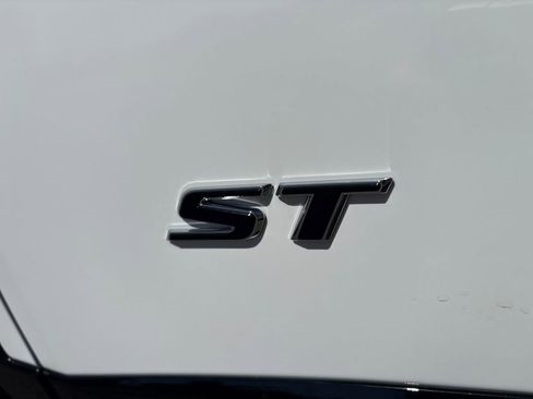 New 2026 Buick Envision Sport Touring AWD/4WD image 9
