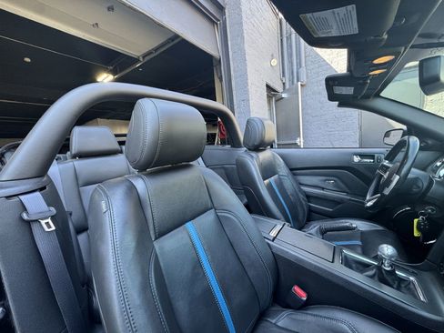 Used 2013 Ford Mustang GT Premium w/ Security Pkg RWD image 18