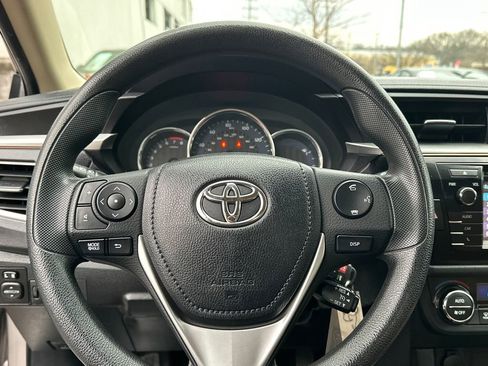 Used 2014 Toyota Corolla LE image 18