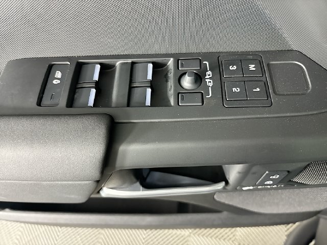 New 2025 Land Rover Defender 110 S AWD/4WD image 18