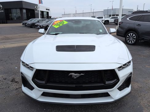 Used 2024 Ford Mustang GT Premium image 3