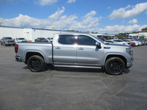 Certified 2023 GMC Sierra 1500 Denali w/ Denali Reserve Package AWD/4WD image 5