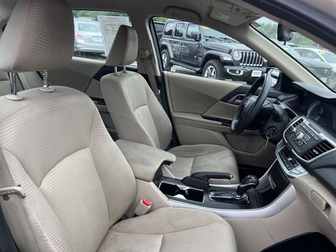 Used 2015 Honda Accord LX image 16