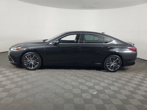 Used 2022 Lexus ES 300h w/ Premium Package image 7