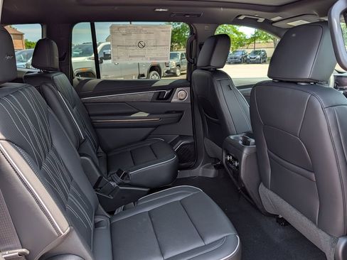 New 2026 Buick Enclave Avenir w/ Super Cruise Package AWD/4WD image 28