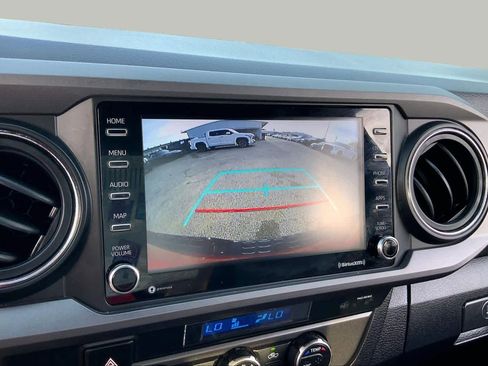 Used 2023 Toyota Tacoma TRD Off-Road w/ Technology Package AWD/4WD image 26