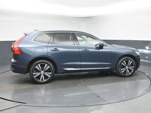 Used 2023 Volvo XC60 B5 Plus w/ Climate Package image 8