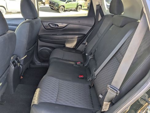 Used 2020 Nissan Rogue SV image 31