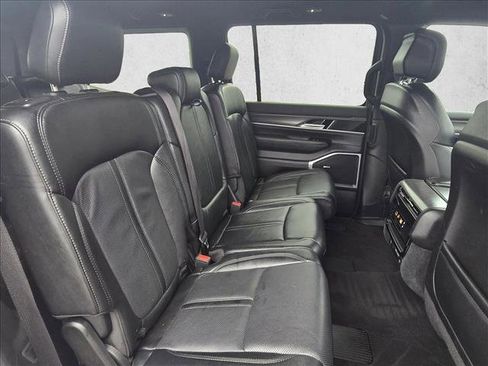 Used 2024 Jeep Wagoneer Series II w/ Flexible Seating Group RWD image 20