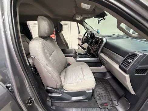 Used 2021 Ford F250 XLT w/ XLT Premium Package AWD/4WD image 44