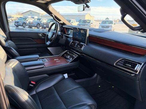 Used 2024 Lincoln Navigator L Reserve image 22