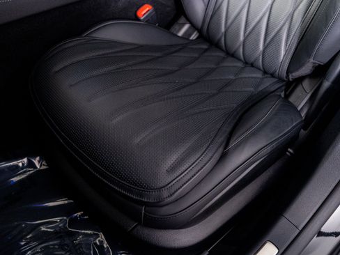 Used 2025 Mercedes-Benz S 63 AMG S w/ AMG Night Package image 32