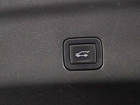 Used 2023 GMC Yukon Denali AWD/4WD image 35
