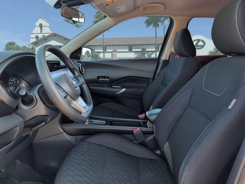 Used 2021 Nissan Kicks SV image 11