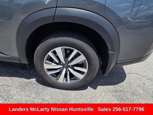 Used 2024 Nissan Pathfinder SL w/ Lighting Package (N92) FWD image 12