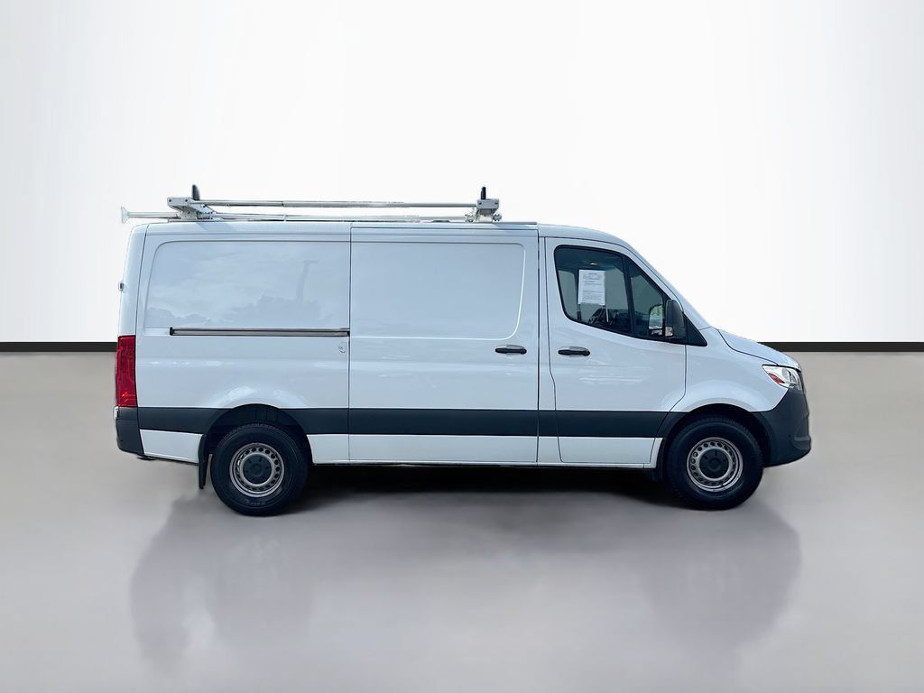 Used 2021 Mercedes-Benz Sprinter 1500 image 2