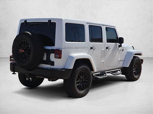 Used 2017 Jeep Wrangler Unlimited Rubicon w/ Connectivity Group AWD/4WD image 5