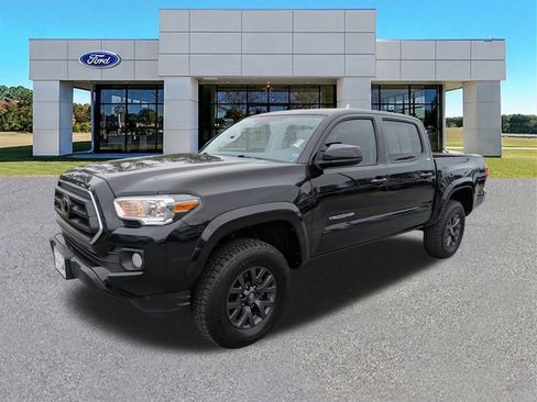 Used 2021 Toyota Tacoma SR5 AWD/4WD image 4