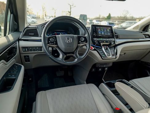 Used 2024 Honda Odyssey Elite image 43