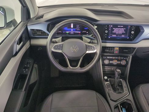 Used 2024 Volkswagen Taos SE FWD image 18