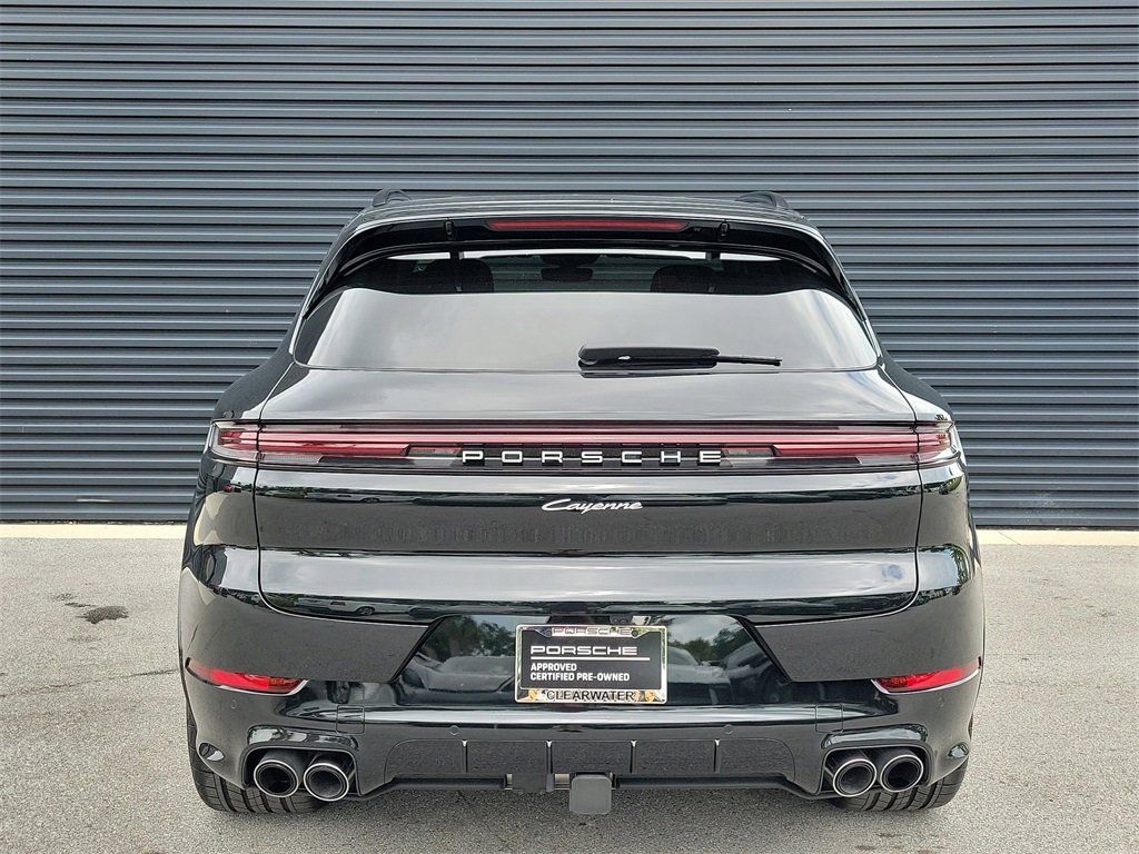 Certified 2025 Porsche Cayenne AWD/4WD image 6