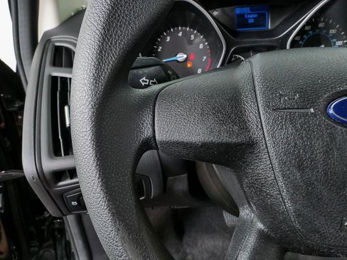 Used 2014 Ford Focus S FWD image 9