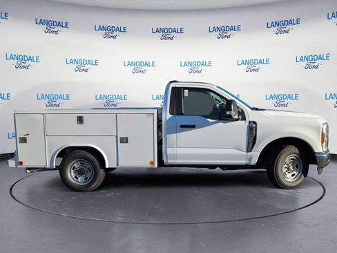 New 2026 Ford F250 XL w/ XL Chrome Package image 3