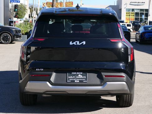 New 2026 Kia EV9 Wind AWD/4WD image 4