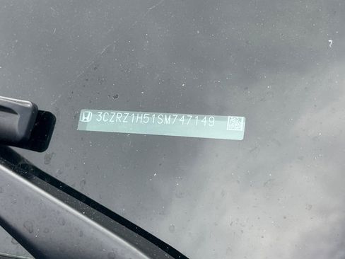 Used 2025 Honda HR-V Sport image 3