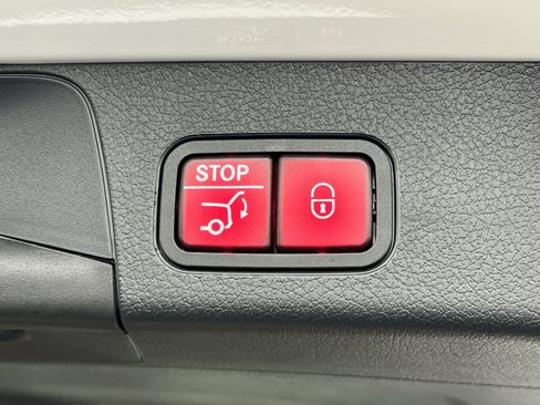 New 2026 Mercedes-Benz GLB 250 4MATIC image 25