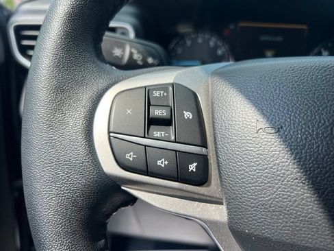 Certified 2023 Ford Explorer XLT w/ Equipment Group 202A AWD/4WD image 9