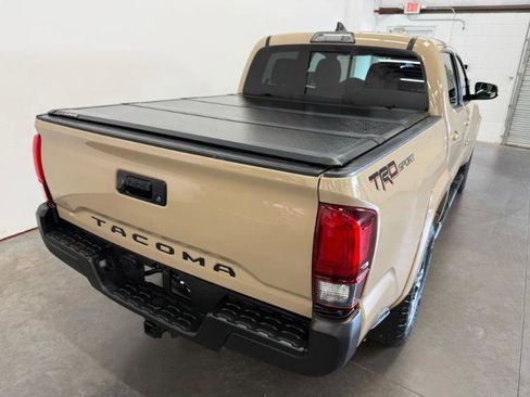 Used 2018 Toyota Tacoma TRD Sport RWD image 25