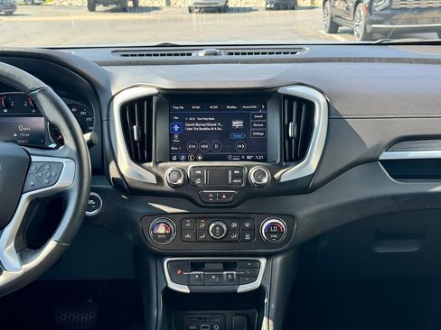 Used 2023 GMC Terrain SLT image 13