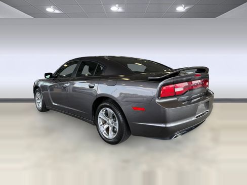 Used 2013 Dodge Charger SE w/ Sport Appearance Group RWD image 3