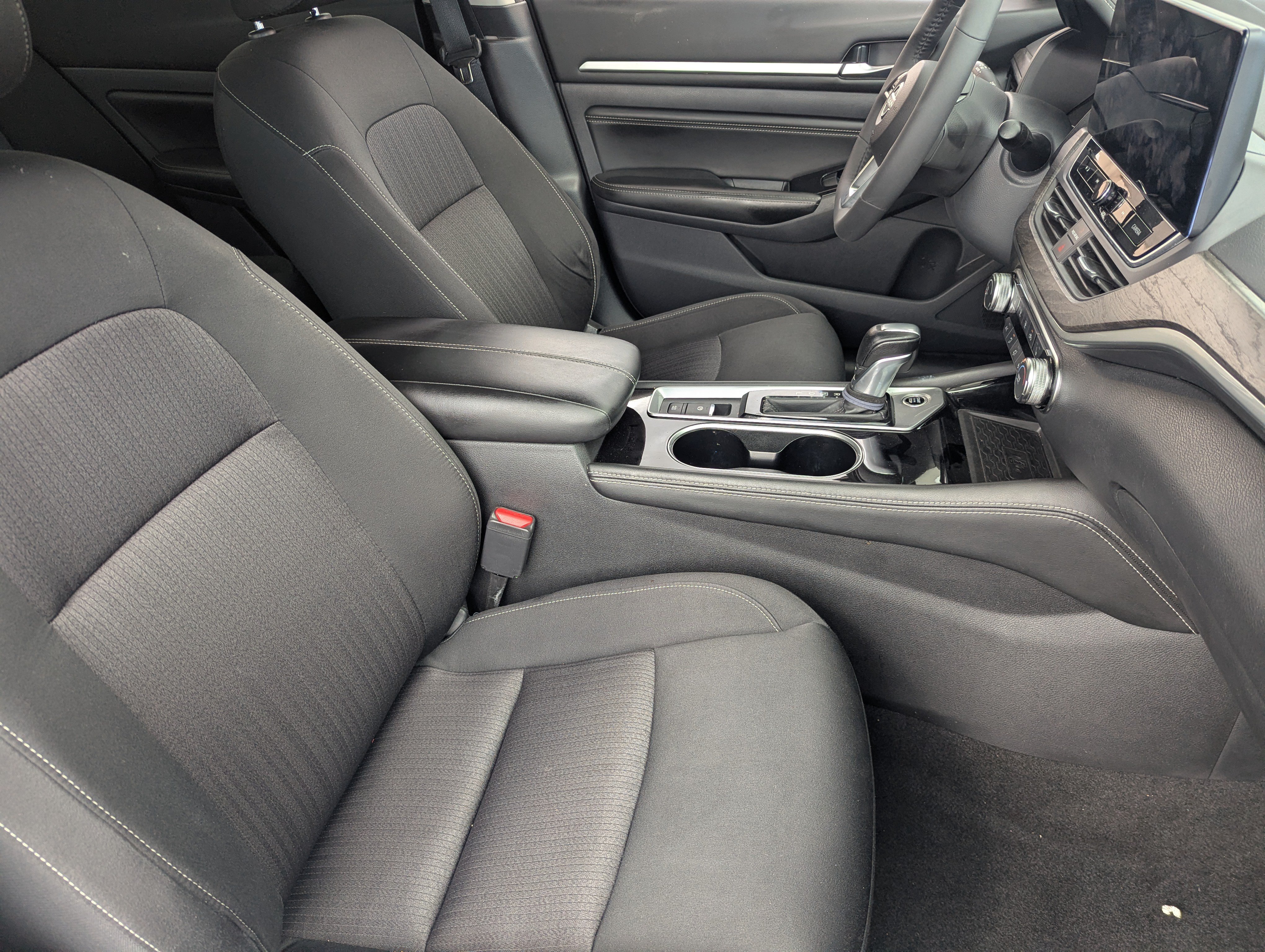 Used 2023 Nissan Altima 2.5 SV w/ SV Premium Package FWD image 10