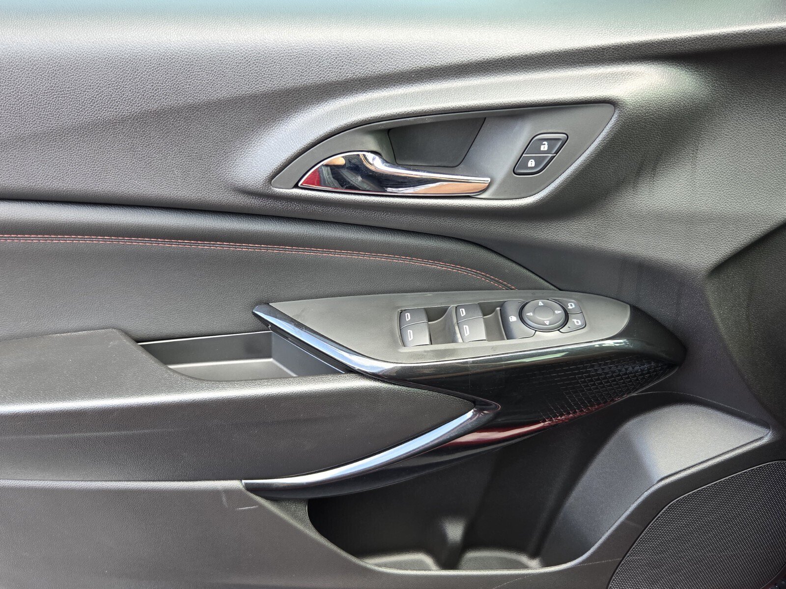 New 2026 Chevrolet Trax RS w/ Driver Confidence Package FWD image 11