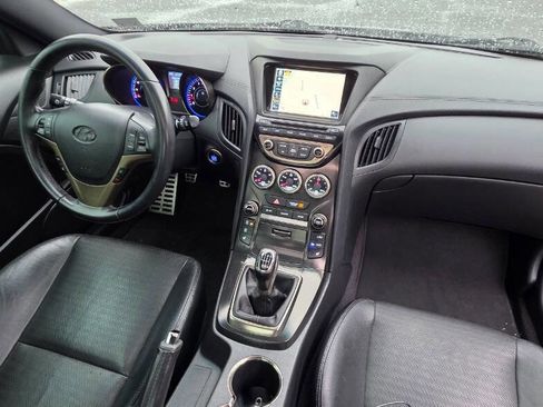 Used 2013 Hyundai Genesis 3.8 image 23