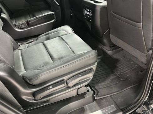 Used 2024 GMC Yukon Denali AWD/4WD image 34