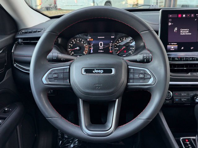 Used 2022 Jeep Compass Trailhawk AWD/4WD image 13