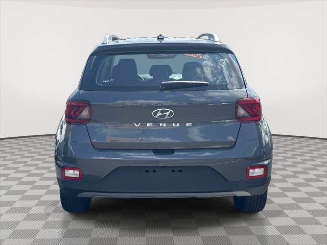 Certified 2026 Hyundai Venue SEL FWD image 5