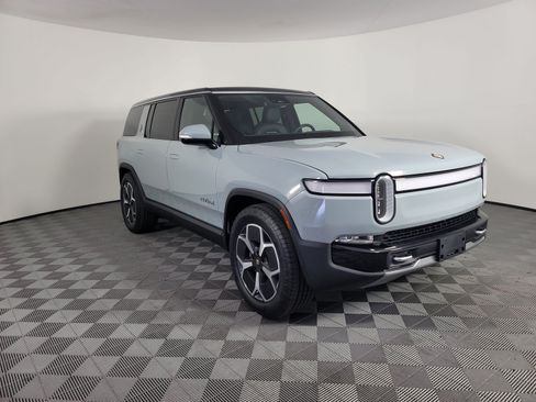 Used 2024 Rivian R1S Adventure AWD/4WD image 7