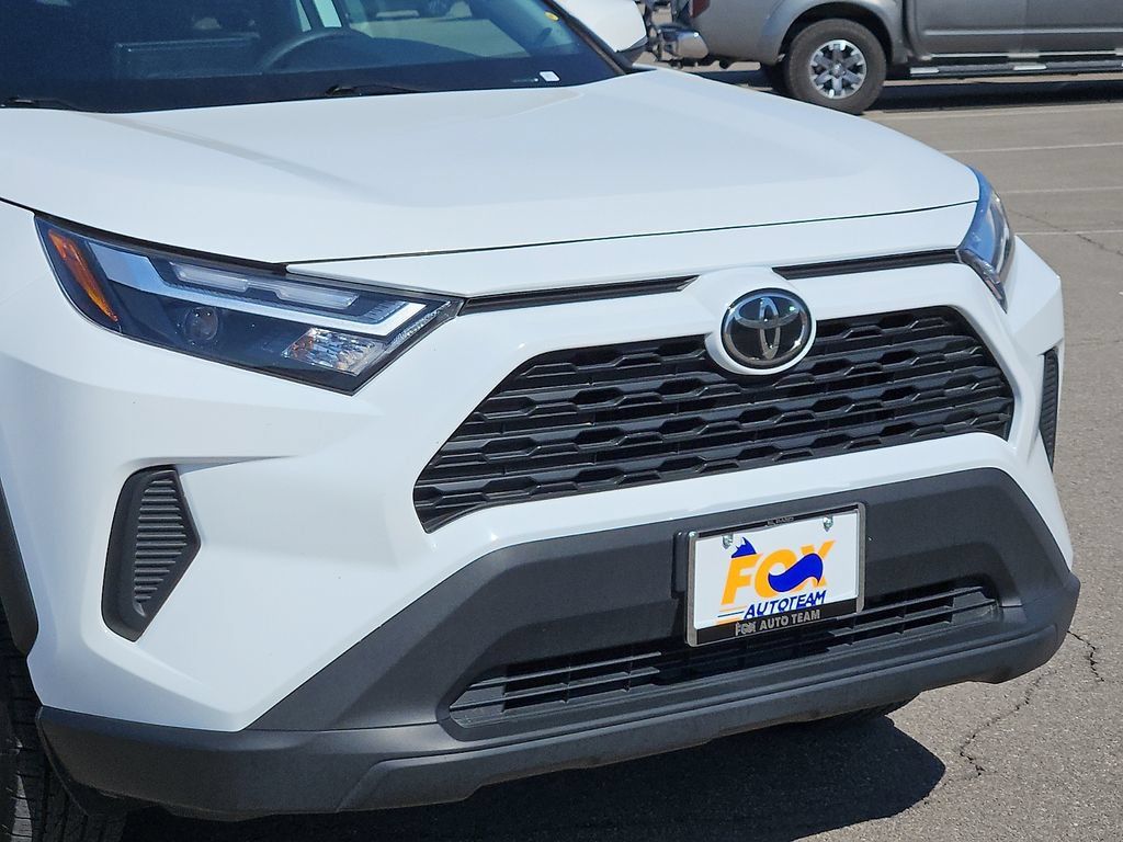 Used 2025 Toyota RAV4 XLE FWD image 7