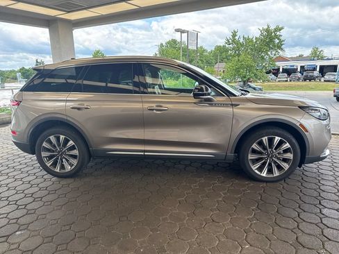 Certified 2020 Lincoln Corsair Reserve w/ Elements Package AWD/4WD image 4