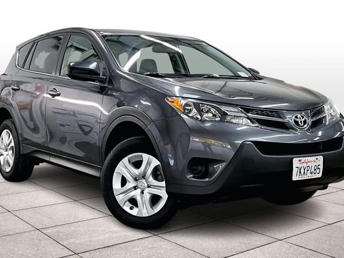 Used 2015 Toyota RAV4 LE image 2