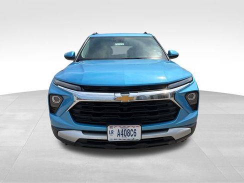 Used 2025 Chevrolet TrailBlazer LT AWD/4WD image 2