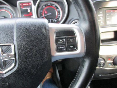 Used 2017 Dodge Journey SE w/ Flexible Seating Group FWD image 54