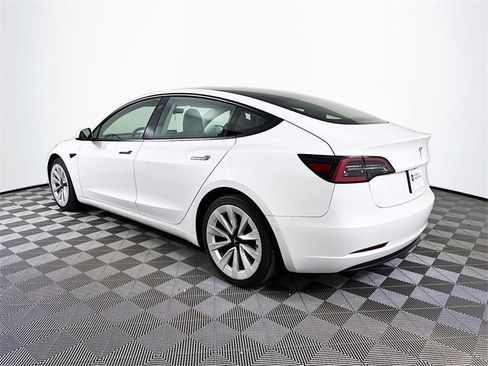 Used 2021 Tesla Model 3 Standard Range Plus image 3