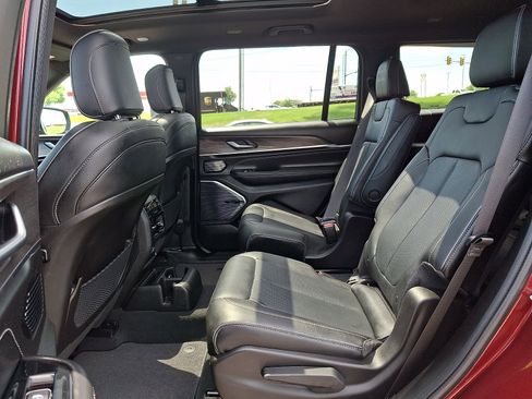 Used 2023 Jeep Grand Cherokee L Overland AWD/4WD image 11