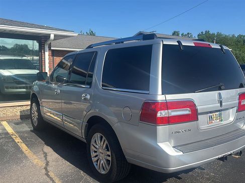 Used 2012 Lincoln Navigator 4WD image 2